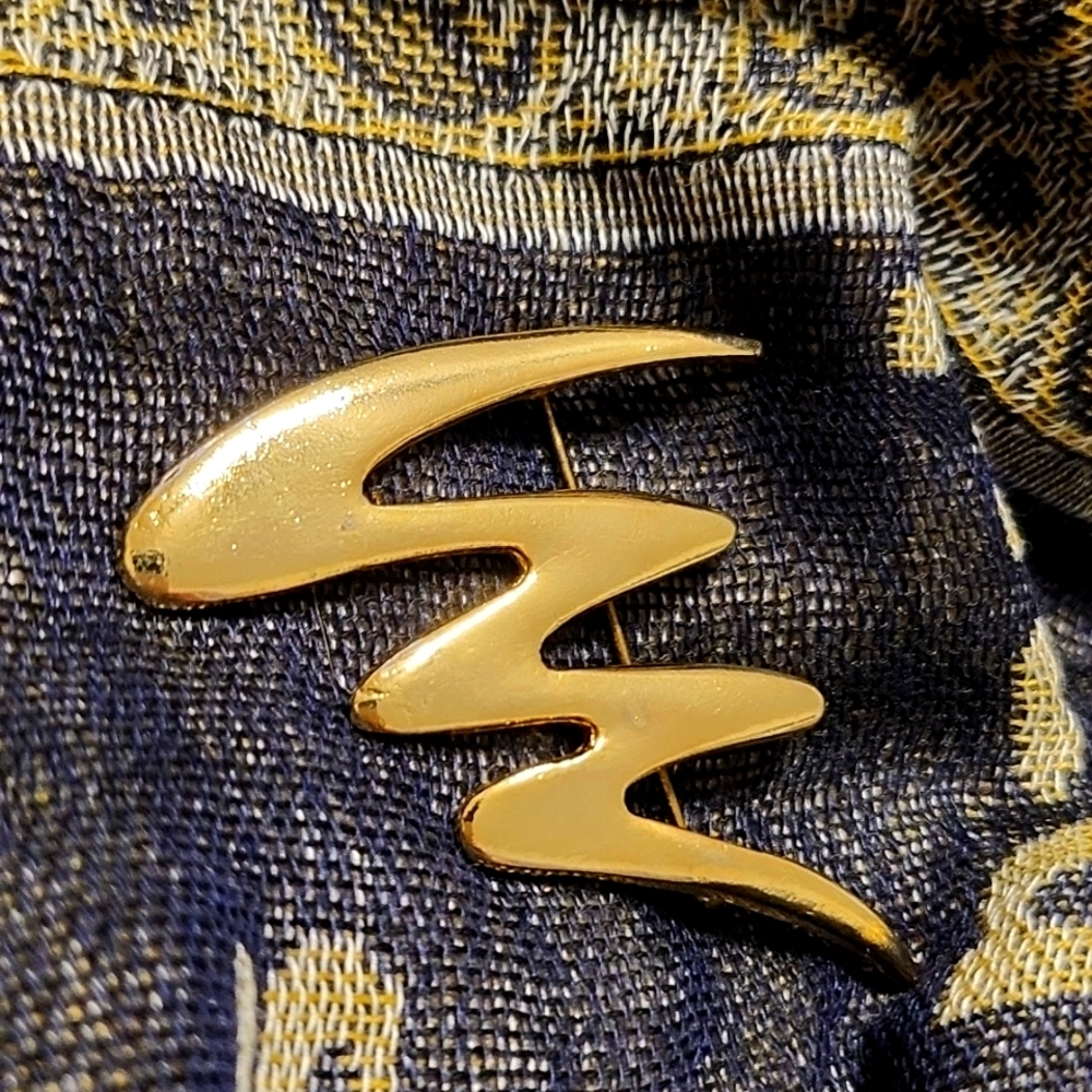 Free Form Pin